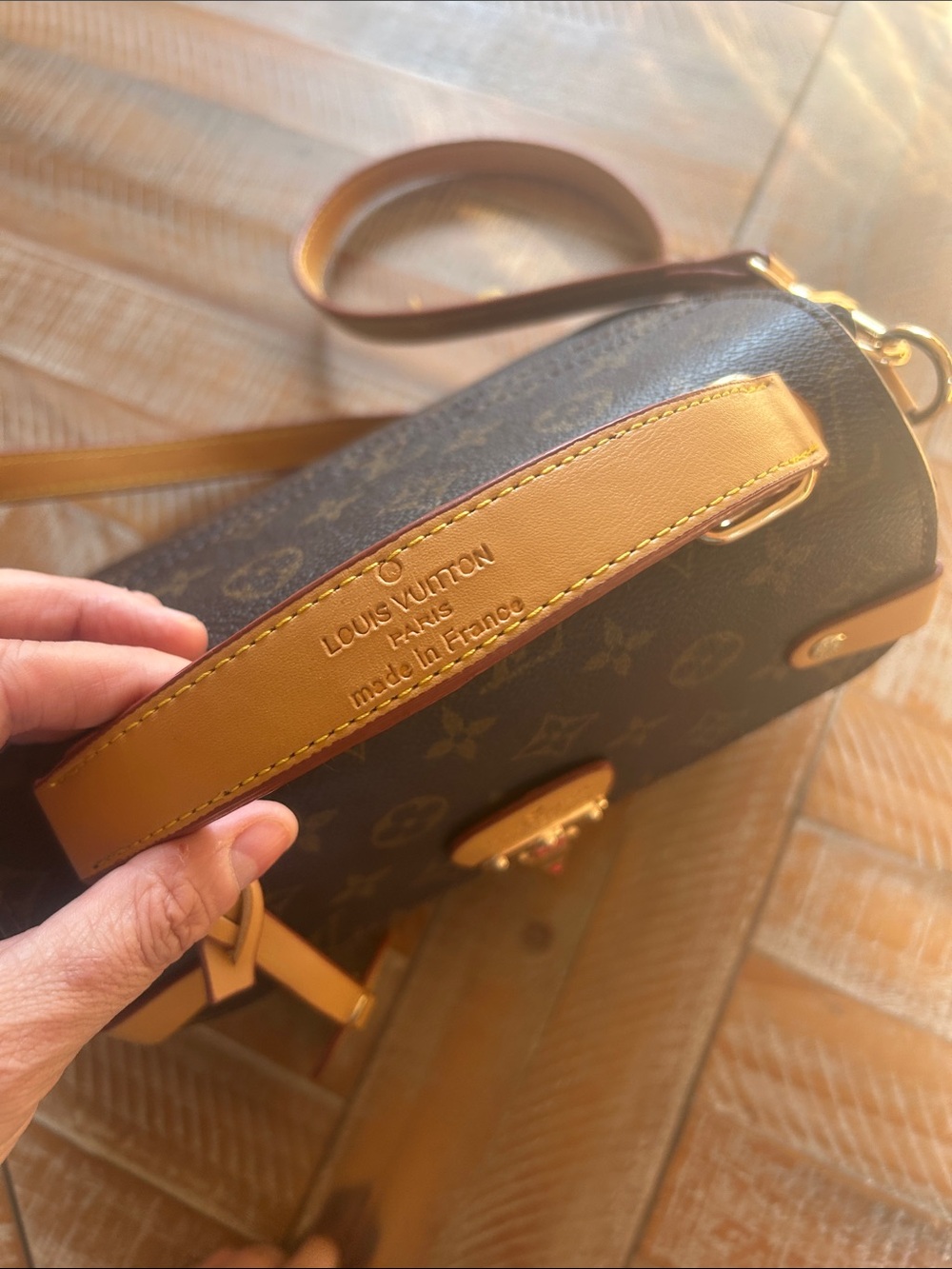 Louis Vuitton Monogram Top Handle Satchel in Brown with Natural Trim - Picture 4 of 10